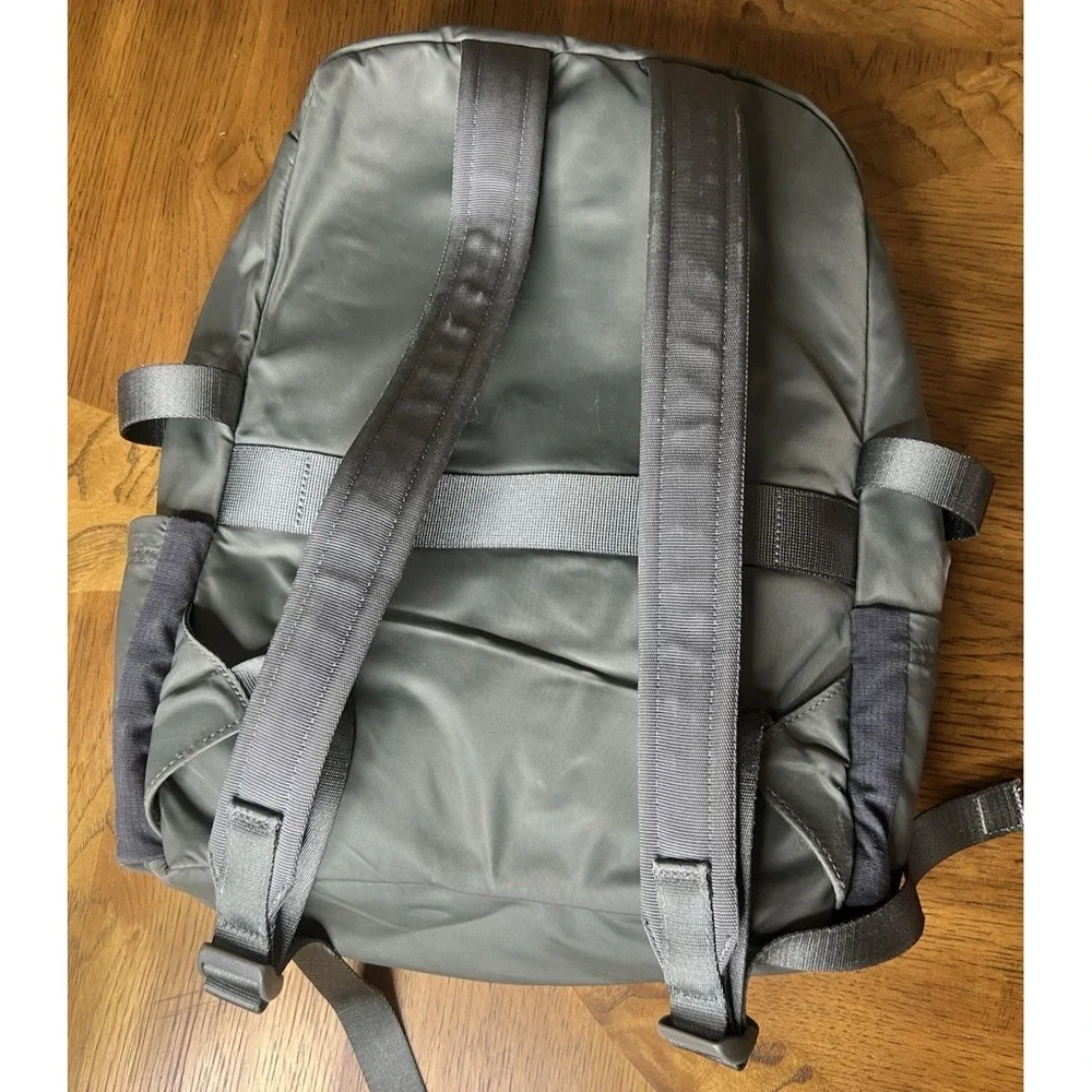 Lululemon Crew Backpack 22L Bag Olive Green‎ *FLAWS to Front/Sides of Pack*